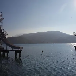 https://le-grand-large-t3-parking-balcon-en-bord-de-lac-moderne.hotels-rhonealpes.com